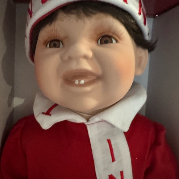 New Vintage Rare 21" Fantasy Collection Porcelain Indiana
Hoosiers Baby Doll COA - Picture 2 of 9